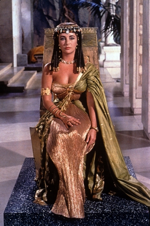 Elizabeth Taylor som Kleopatra. Cleopatra 1963. ©2011 20th Century Fox. All Rights Reserved. Speciel tilladelse til brug af billedet er givet til Glyptoteket ifm. salg af DVD filmen.