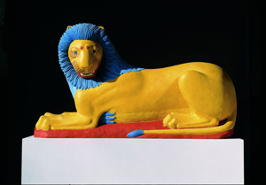 De tidligste græske stenskulpturer blev bemalet i stærke farver. Her ses en forskningsbaseret rekonstruktion af en løve fra ca. 570 f. Kr.
