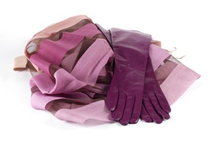 Lange violette skindhandsker + matchende tørklæde