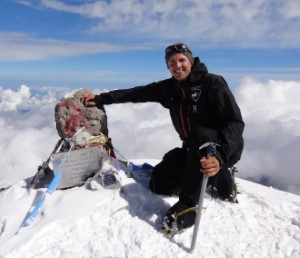 Søren Visby Gravesen på toppen af Mount Elbrus