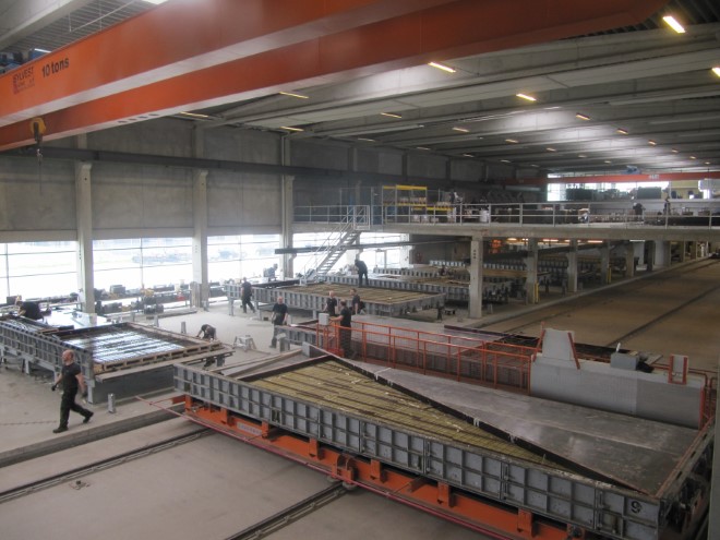 Confac breder vingerne ud fra et af Europas mest effektive anlæg til produktion af skræddersyede betonelementer