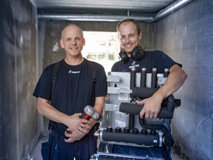 VVS montører Jesper Pedersen &amp; Stig Halling (th)