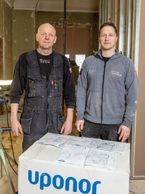 VVS. montørerne Hans Flauenskjold og Thomas Sørensen fra Brdr. Jensen VVS