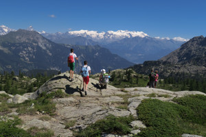 1.Hikers on Monte Rosa (foto Enrico Romanzi)