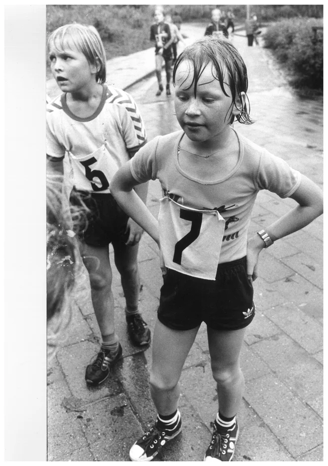 Dreng ved Skolernes Motionsdag 1982, Korup Skole, Odense Foto Dansk Skoleidræt