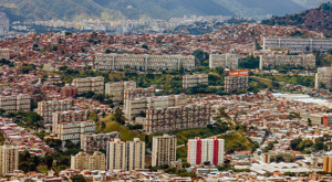 E 管控与自发：拉美非正规城市案例研究